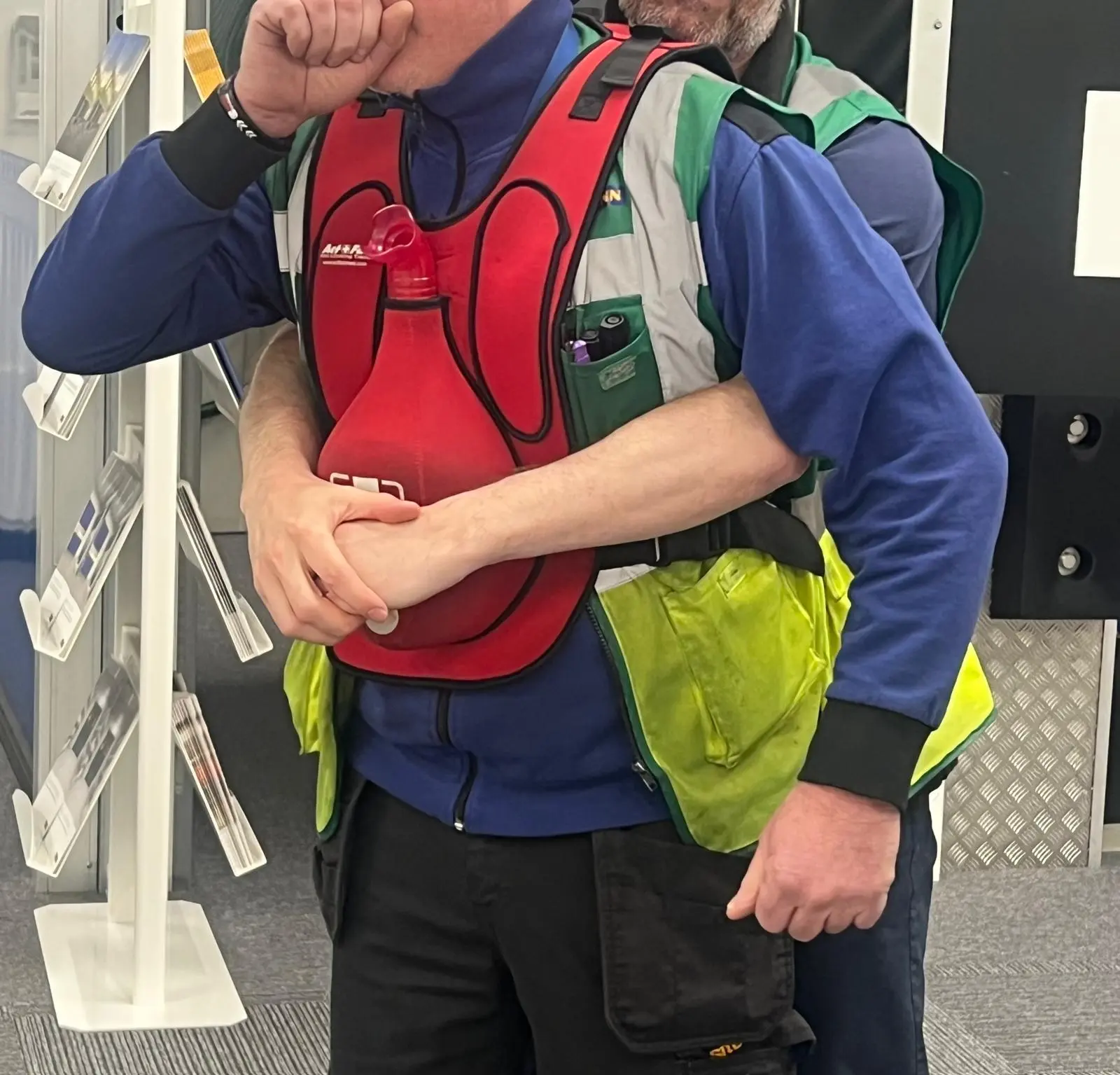 Paul demonstrating a practical arm support technique